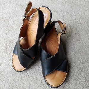Born sandals